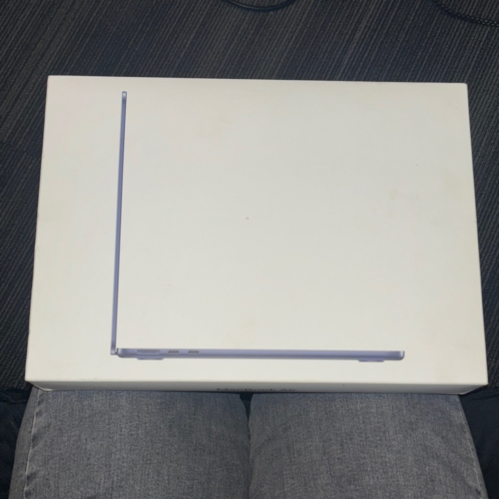 MacBook Air M4 chip 16GB 256GB storage laptop brand new